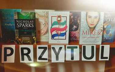 Międzynarodowy Dzień Przytulania Bibliotekarza 