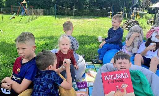 Zdjęcie do "Objazdowa biblioteka" z Małym Księciem w Radziczu- dzień II