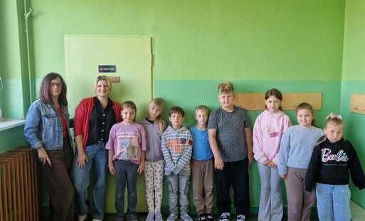 Zdjęcie do Dzień Głośnego Czytania w klasie II Szkoły Filialnej w Dębowie.