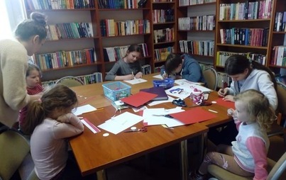 Zdjęcie do Święta majowe w bibliotece.