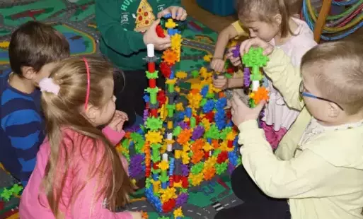 Zdjęcie do ZAJĘCIA Z PRZEDSZKOLAKAMI O ZABYTKACH POLSKI Z KLOCKAMI KORBO