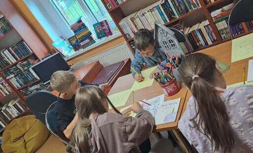 Zdjęcie do "Objazdowa bilbioteka" z Małym Księciem w Radziczu- dzień I